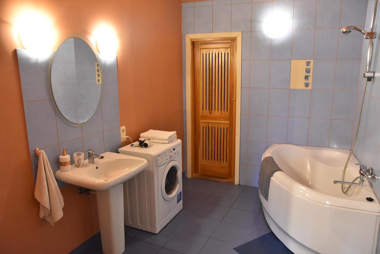 Uliha Apartamenti Liepāja Exterior foto
